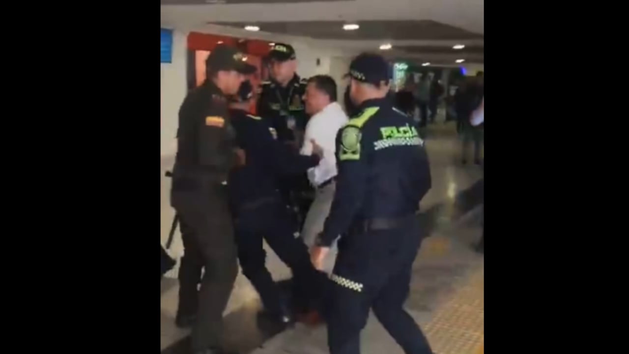 Hugo Ospina, líder de taxistas en Bucaramanga recibió comparendo.