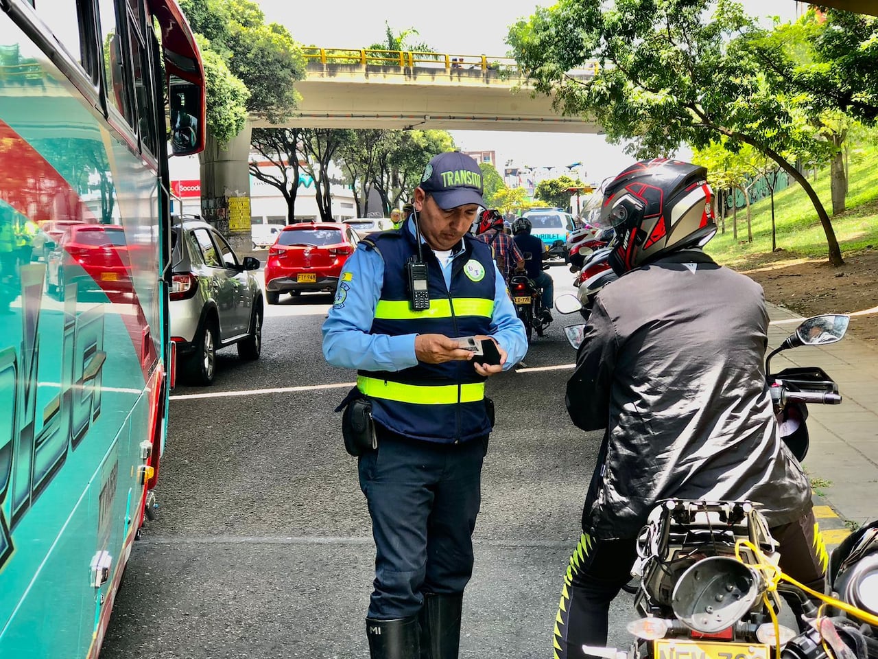 La restricción de movilidad aplica para vehículos particulares, motocicletas y taxis.