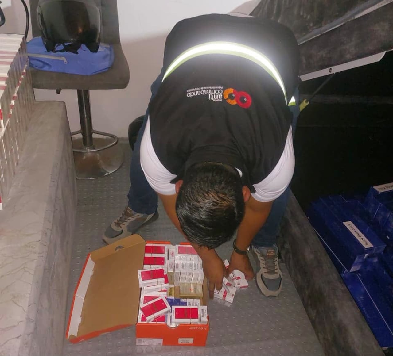 El operativo fue adelantado por la Gobernación del Valle, la Dián y la Policía Fiscal y Aduanera, como parte de las acciones para combatir el comercio ilegal de cigarrillos.