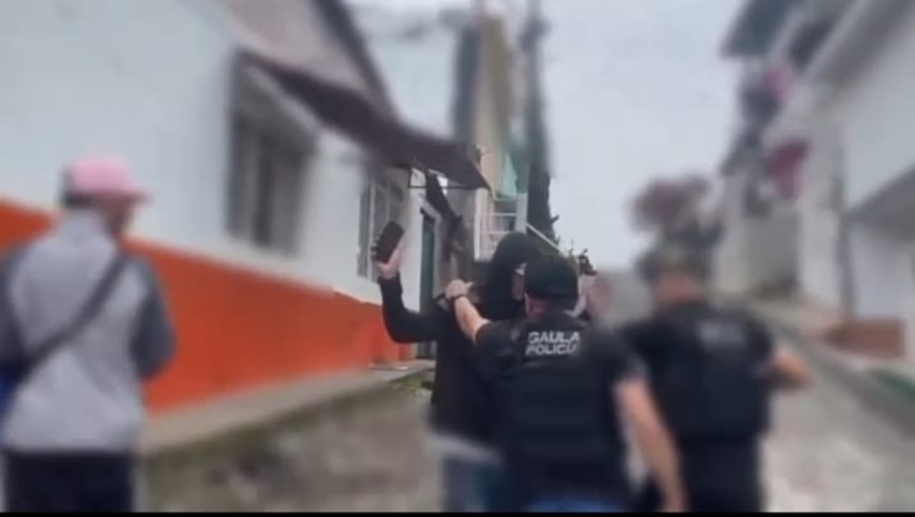 La acción conjunta de inteligencia policial y el Gaula permitió la captura.