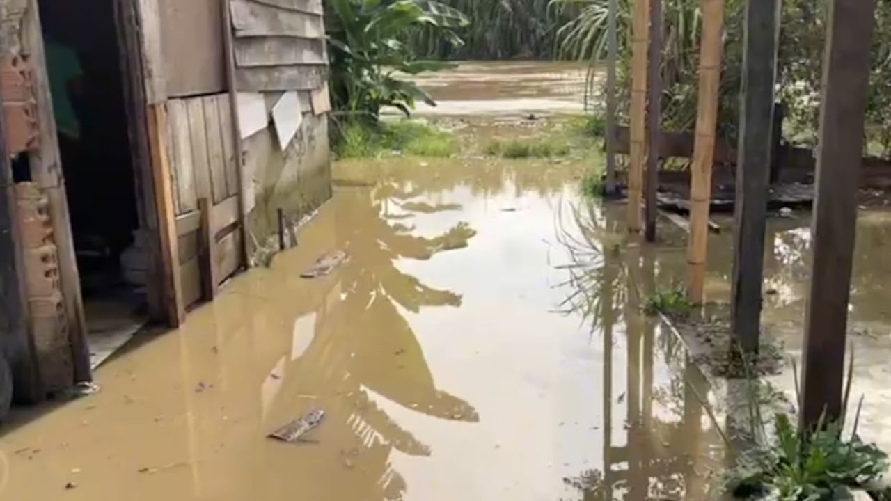 En las zonas de Playa Renaciente, Brisas del Cauca y Puerto Nuevo, Cali, se han presentado inundaciones.
