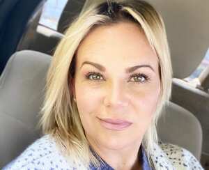 La cantante u actriz colombiana, Carolina Sabino.