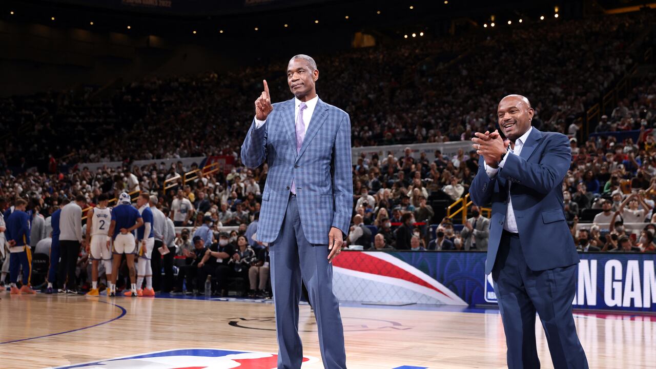 Los ex jugadores de la NBA, Tim Hardaway y Dikembe Mutombo.