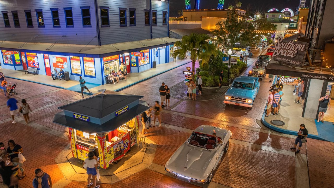 Kissimmee se encuentra a 25 minutos del Aeropuerto Internacional de Orlando (MCO), en el corazón de Florida.