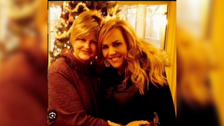 No se ha confirmado si había antecedentes de conflictos familiares o problemas de salud mental que pudieran haber desencadenado la tragedia.