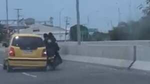 Taxista persigue a ladrones