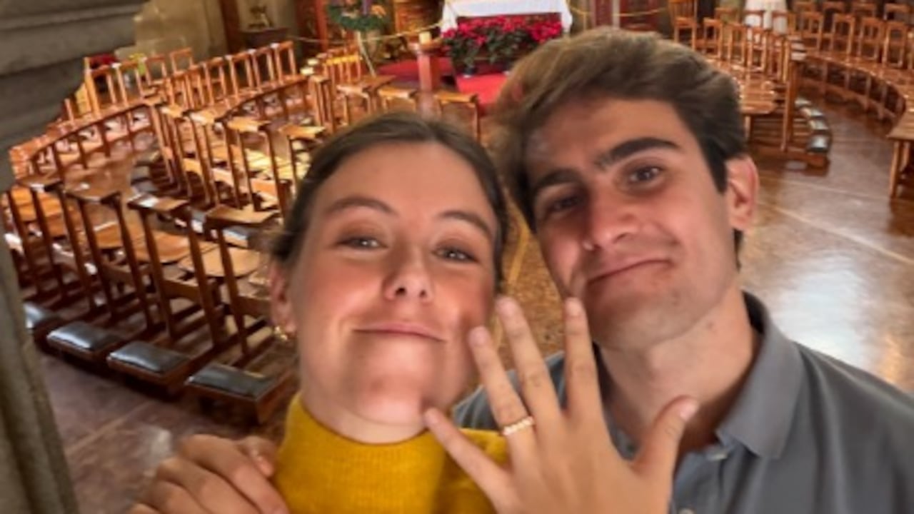 La propuesta de matrimonio se realizó el 8 de diciembre de 2025 frente a la Virgen de Guadalupe, en México.