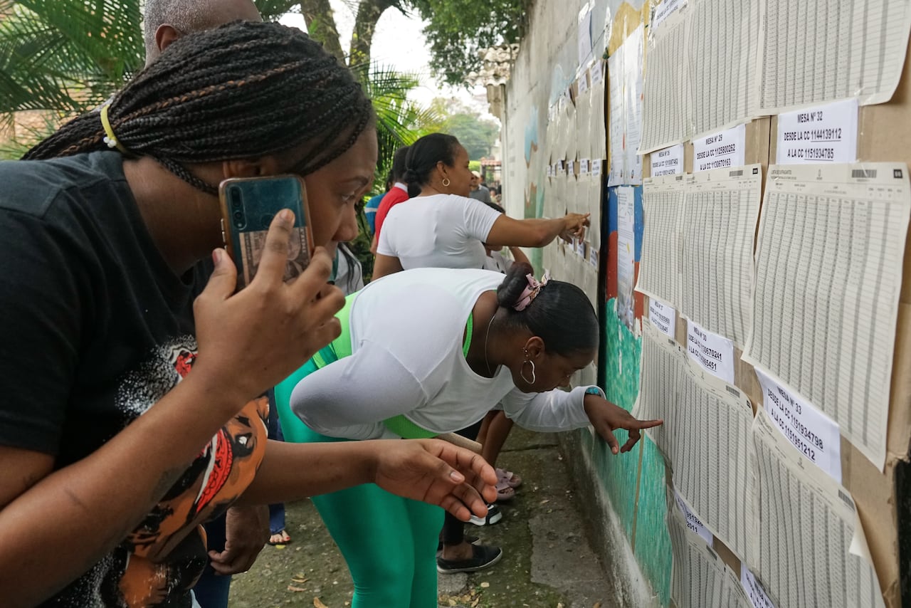 Elecciones 2023 en Cali, Valle del Cauca. Los colombianos salen a votar por sus candidatos
