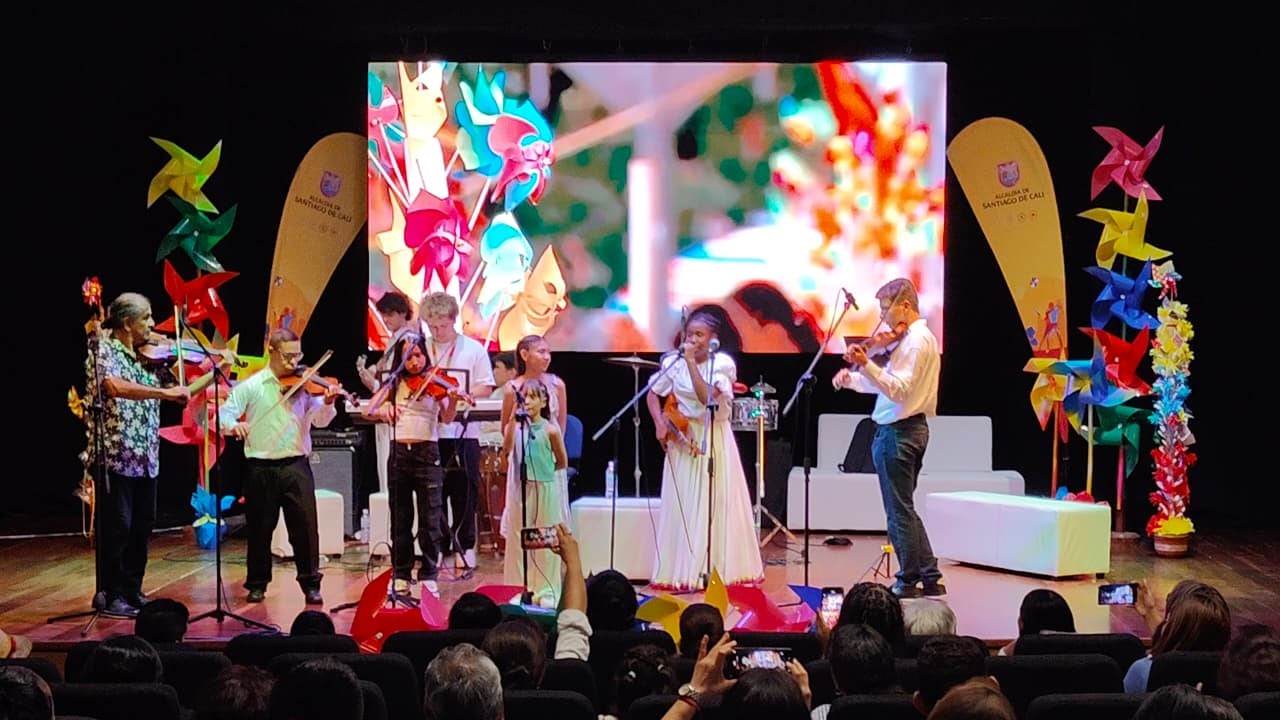 Lanzamiento del Festival de Macetas 2026 en el Centro Cultural Comfandi de Cali.