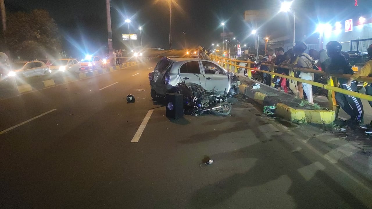 Las imágenes del lugar evidencian la magnitud del impacto.