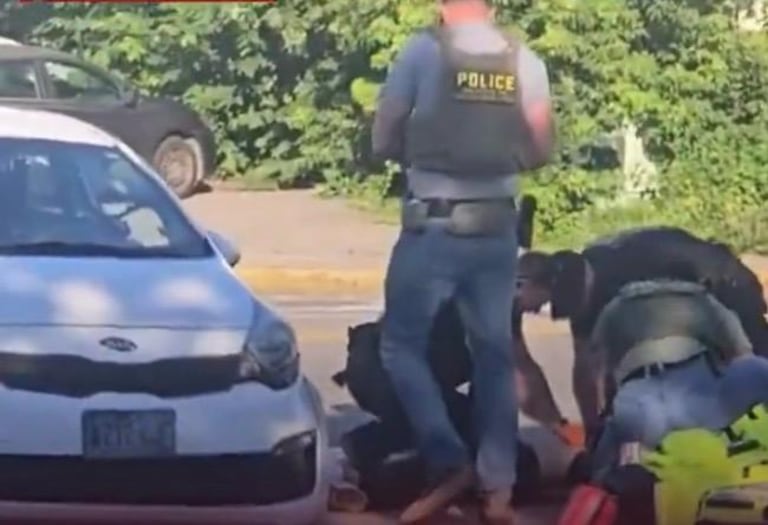 En confusos hechos el ICE asesinan a un ciudadano colombiano.