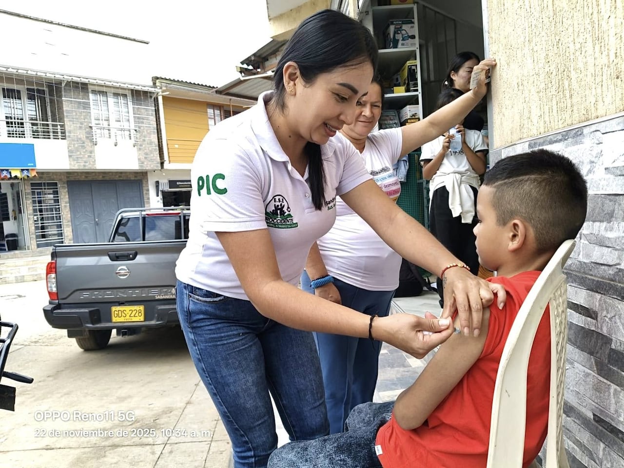 La funcionaria, al abordar el tema de la salud pública, enfatizó que la vacunación es una herramienta fundamental en la prevención de varios tipos de enfermedades.