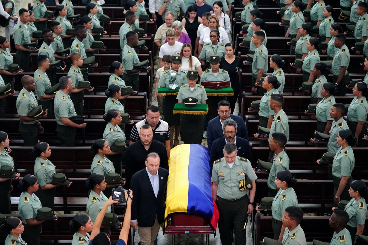 En Cali se realizó el sepelio del subintendente Jorge Leonardo Gómez, asesinado en Mariano Ramos: “murió cumpliendo su juramento”