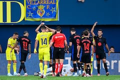 Barcelona's German goalkeeper #01 Marc-Andre Ter Stegen receives medical assistance during the Spanish league football match between Villarreal CF and FC Barcelona at La Ceramica stadium in Vila-real, on September 22, 2024. (Photo by JOSE JORDAN / AFP)