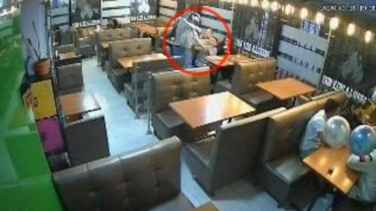 Comensales enfrentaron a ladrón armado y evitaron hurto en restaurante