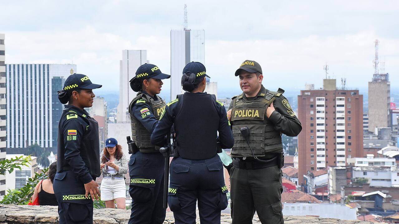 Tras la llegada de 700 policías a Santiago de Cali, se puede observar más presencia de la fuerza pública en varios sectores de la ciudad, esto genera más seguridad entre los caleños.