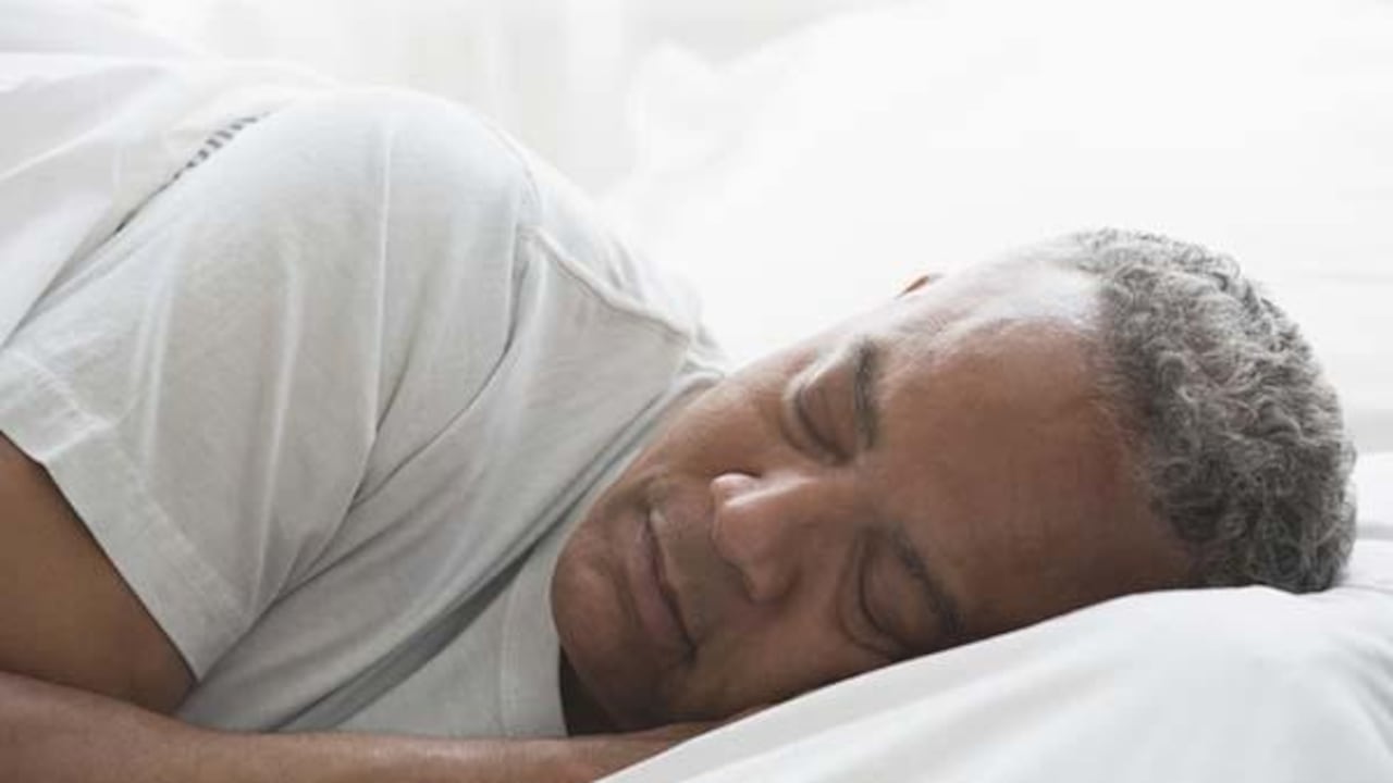 Conciliar el sueño demasiado rápido podría indicar privación crónica.