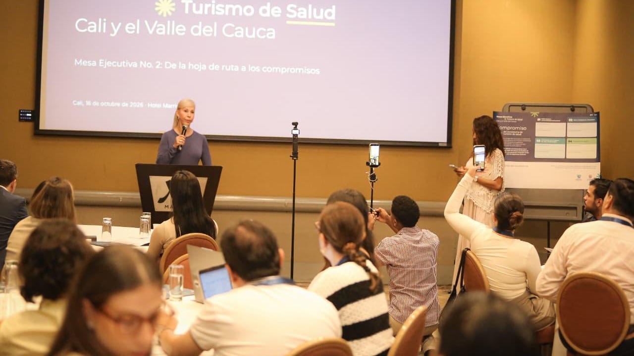 La gobernadora del Valle del Cauca, Dilian Francisca Toro, y el alcalde de Cali, Alejandro Eder, lideraron la Mesa Ejecutiva de Turismo en Salud junto al Banco Interamericano de Desarrollo (BID) y representantes de los sectores salud y turismo.