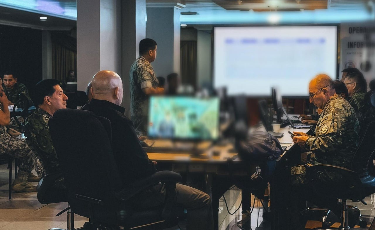 Hace pocas horas se realizó un nuevo despliegue militar en el cantón Durán con el propósito de fortalecer la seguridad y el control territorial en la zona. La operación se ejecuta en cumplimiento del Decreto Ejecutivo 329, que establece la intervención de las Fuerzas Armadas del Ecuador para garantizar el orden público, la paz y la seguridad en esta jurisdicción.