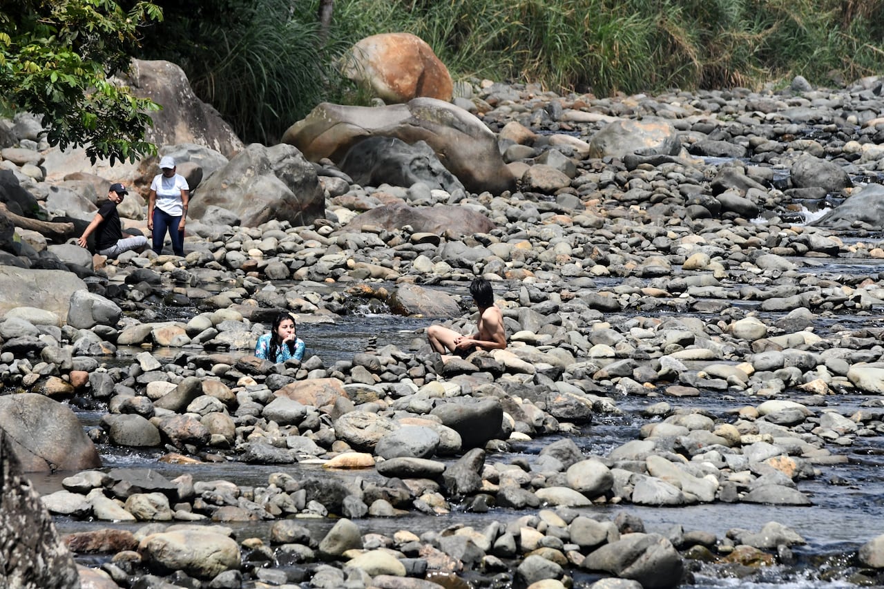 Cali: El bajo caudal en los principales ríos que atraviesan la ciudad de Cali (Cauca, Pance, Cali, )genera preocupación en las autoridades por su bajo nivel al llegar a la boca tomas del acueducto. foto José L Guzmán. El País