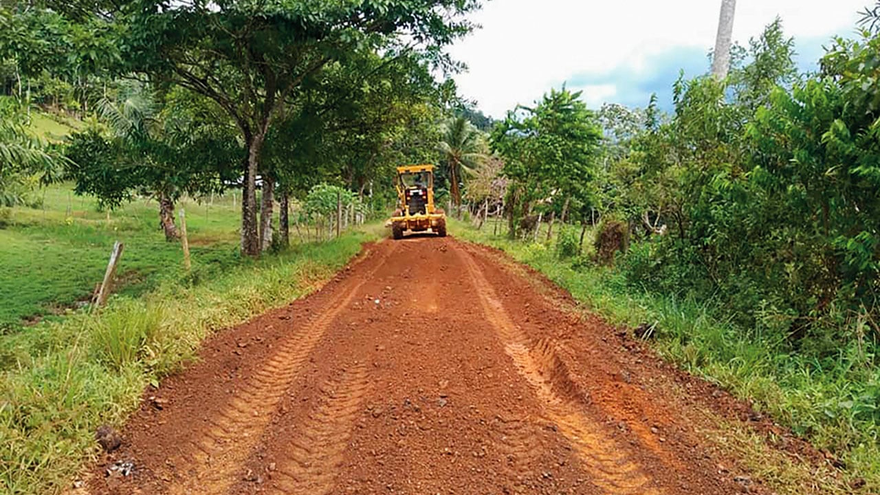 El informe de la Contraloría es demoledor: Caminos Comunitarios de la Paz Total quedó en promesa incumplida, sin presupuesto, y lo poco invertido no se ha traducido en obras.