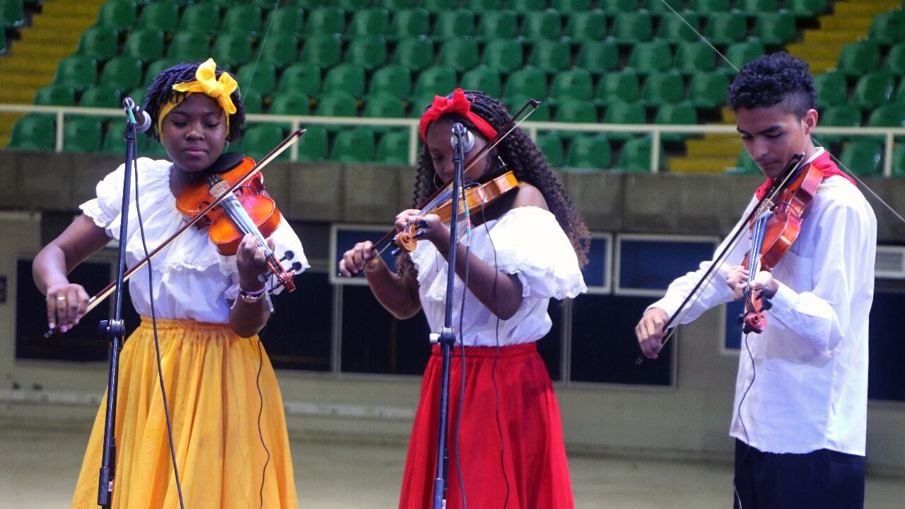 La agrupación se dedica a rescatar la tradición del violín caucano