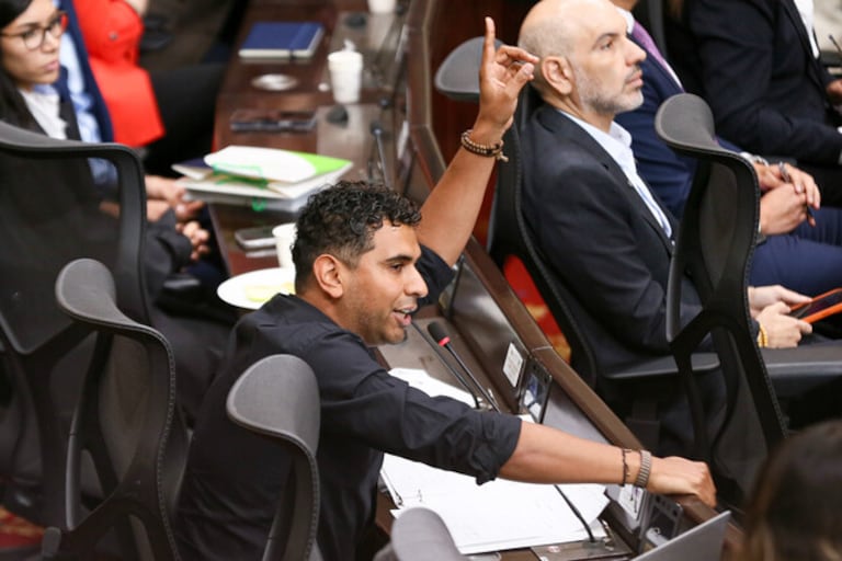 En el Capitolio Nacional se llevan a cabo las comisiones económicas conjuntas terceras y cuartas del Senado y la Cámara de Representantes en la que se decretará el presupuesto de rentas y recursos.
