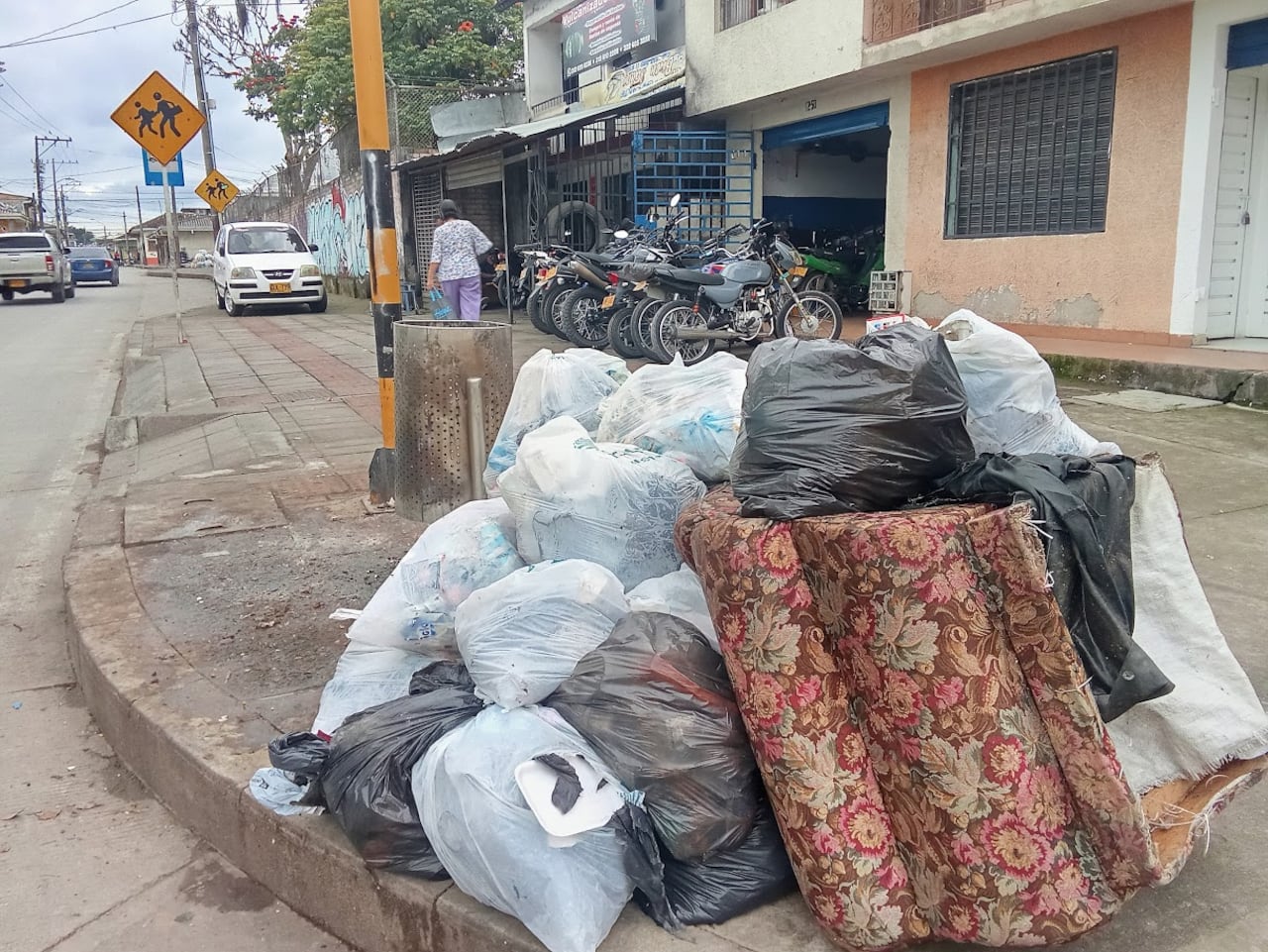Los payanees deben adelantar sus actividades laborales, académicas y comerciales en medio de grandes cantidades de basura, situación que se agudizó en los últimos días.
