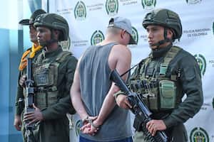 Santiago de Cali. En un operativo coordinado fue capturado ´El Zarco’, un hombre señalado como responsable de múltiples delitos ambientales en el área protegida más grande del Valle del Cauca, el Parque Nacional Natural Los Farallones de Cali. Como resultado, también fueron intervenidas nueve minas para su destrucción.