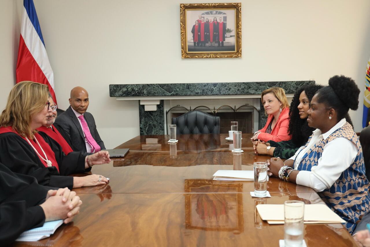 La Vicepresidenta solicitó declarar el cuidado como un derecho fundamental.