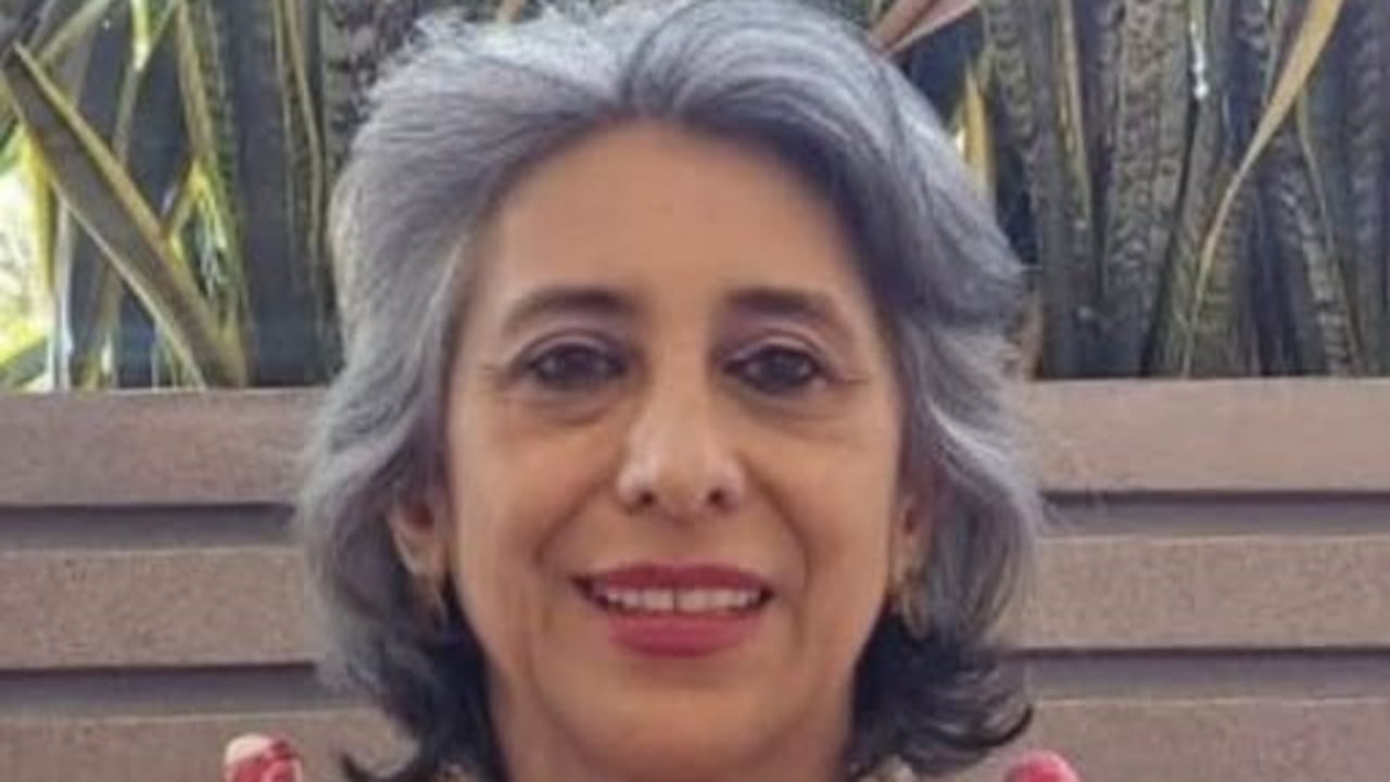 María Mercedes Díaz Perdomo nació el 21 de septiembre de 1969 en la calurosa tierra de Neiva, Huila. Forjada con la firmeza y la nobleza de sus raíces campesinas, dedicó su vida al trabajo constante, a la tierra y al servicio de la comunidad. Mechitas como le solian decir sus amigos de la Vereda Palmarosa, era fisioterapeuta y también víctima del conflicto armado. Últimamente había logrado superar una intensa lucha contra un cancer.