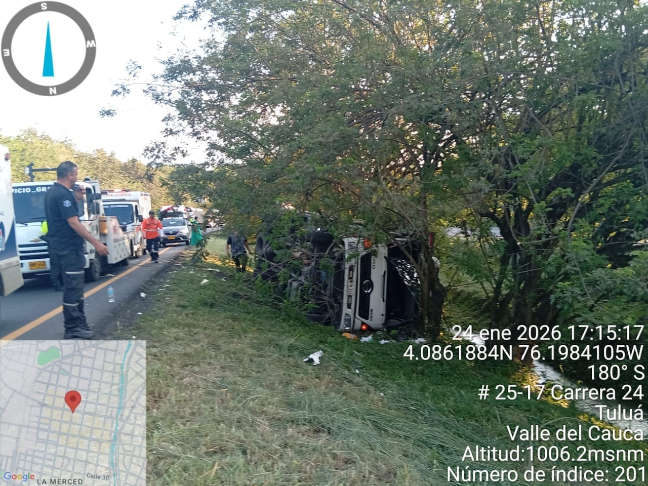 Accidente múltiple en la vía Tuluá – Andalucía (Km 95+900)