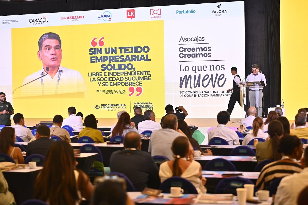 El procurador general de la Nación, Gregorio Eljach, defendió la libertad de empresa y la autonomía de los órganos de control durante el 36.º Congreso Nacional de las Cajas de Compensación Familiar de Asocajas, en Cartagena. En su intervención, destacó el aporte de los empleadores al empleo formal y a los beneficios sociales, y señaló que la confianza institucional se construye con hechos.