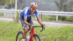 Egan Bernal durante una competencia con la Selección Nacional de Ciclismo.