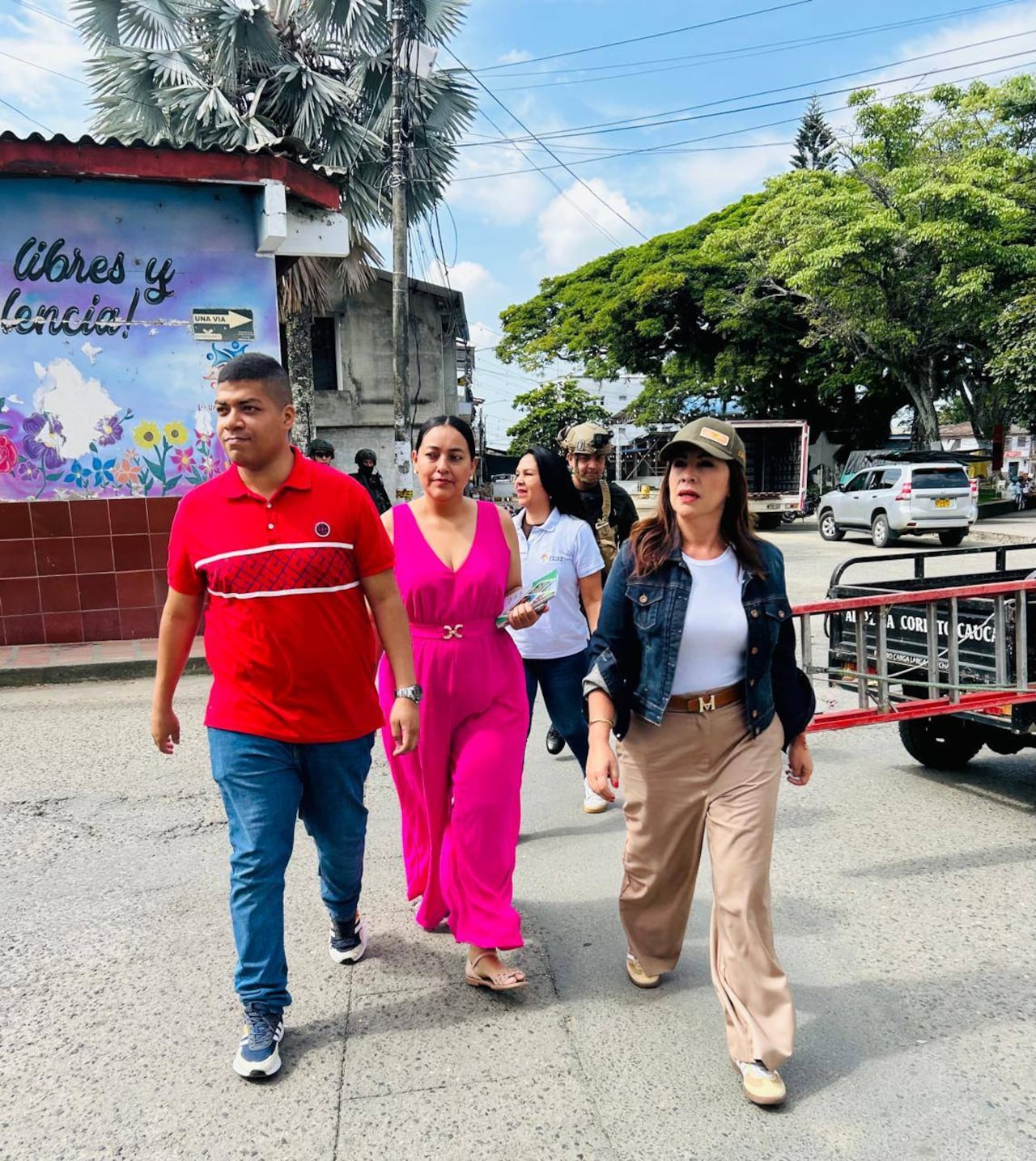 La funcionaria adelantaba la actividad humanitaria en pleno casco urbano de Corinto, Cauca, cuando se presentaron varios ataques a la fuerza pública.