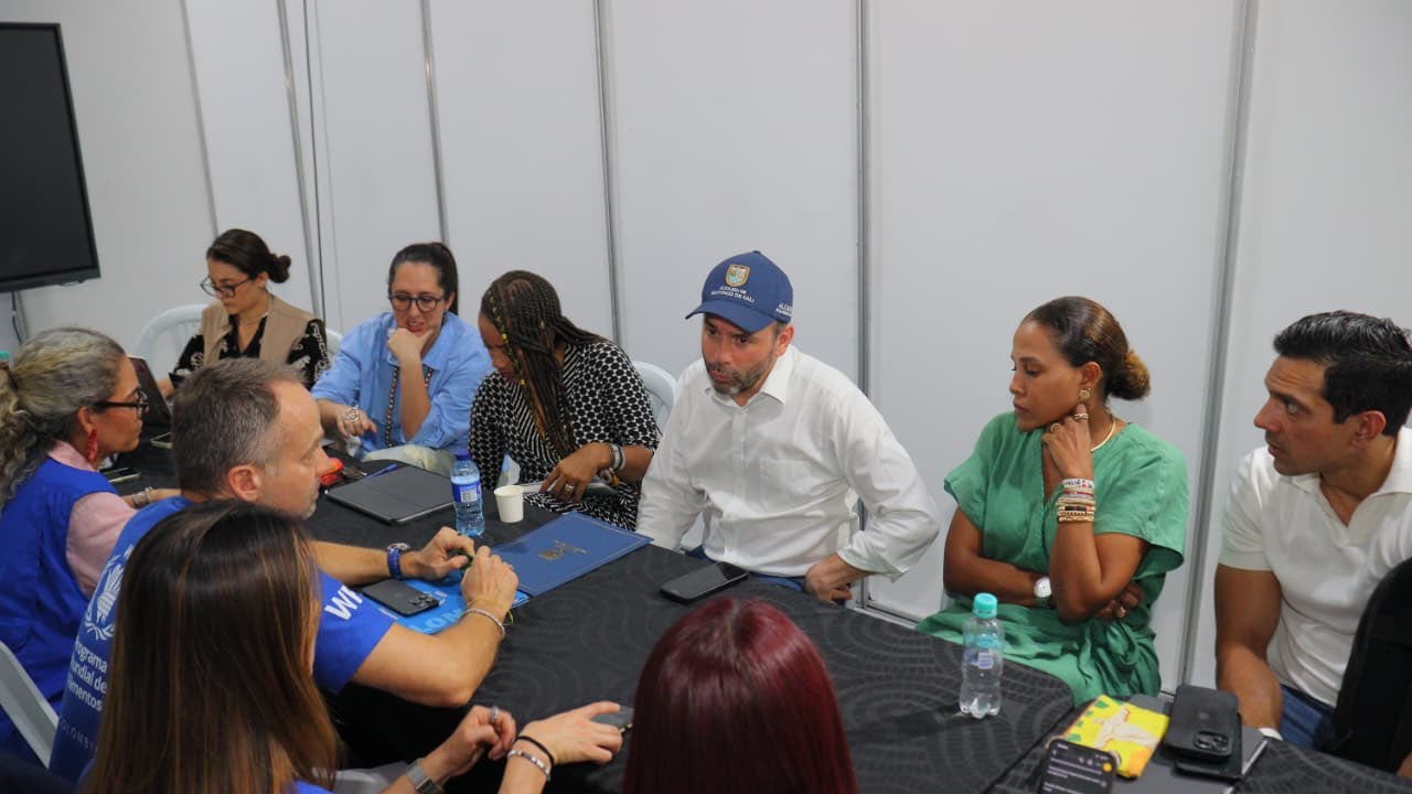 Encuentro entre la Alcaldía de Cali y representantes del Programa Mundial de Alimentos en Colombia.