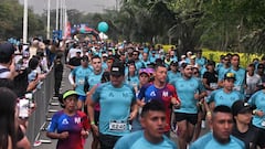 Afición: Con la participación de más de 9 mil atletas en 42k, 21k y 10 k se llevó a cabo la 2 versión de la Maratón del Valle. foto José L Guzmán. EL País.