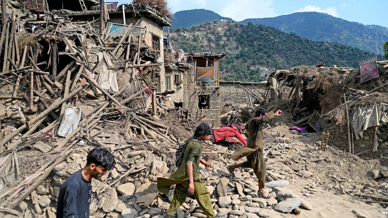 Derrumbes que dejó el terrible terremoto de Afganistán