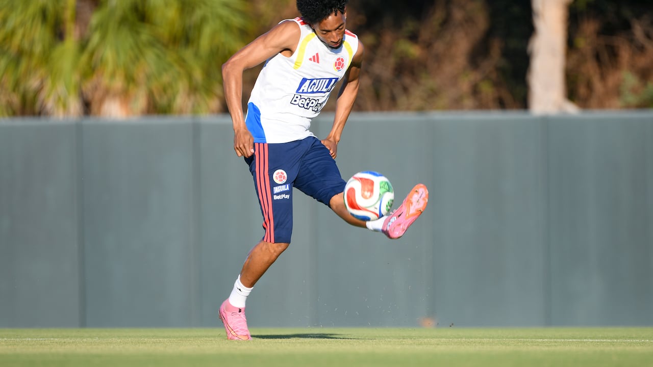 Johan Mojica durante un entrenamiento de la Selección Colombia en Orlando.