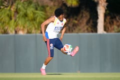 Johan Mojica durante un entrenamiento de la Selección Colombia en Orlando.