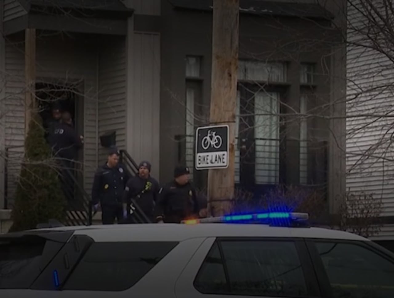 Spencer Tepe, un reconocido dentista de 37 años, con múltiples impactos de bala, y a su esposa, Monique Tepe, fueron encontrados muertos en su vivienda.