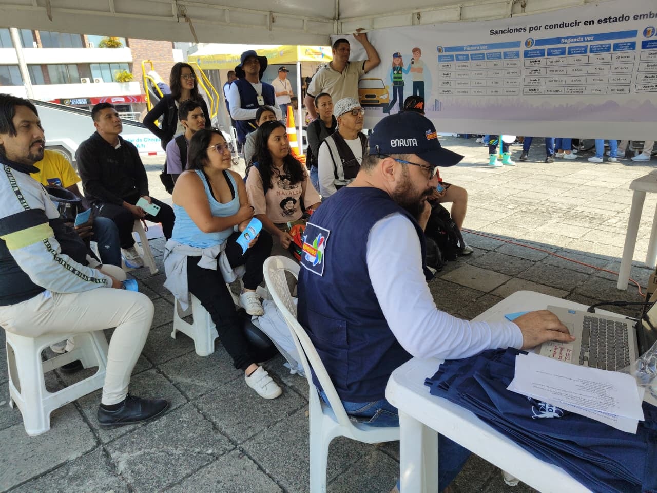 Los motociclistas recibieron algunas charlas de concientización.
