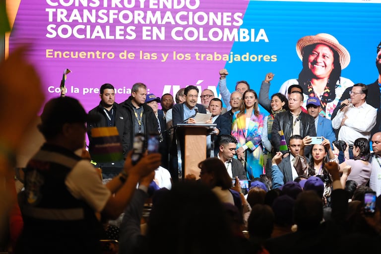 Iván Cepeda afirma que en caso de ser elegido presidente cumplirá con las medidas de verdad, justicia, reparación y memoria de las víctimas del movimiento sindical.