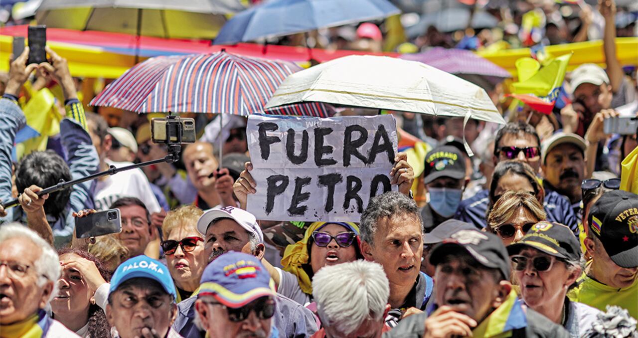 La oposición ha capitalizado en las calles los errores de Petro. El pasado 6 de marzo, miles de ciudadanos salieron a protestar.