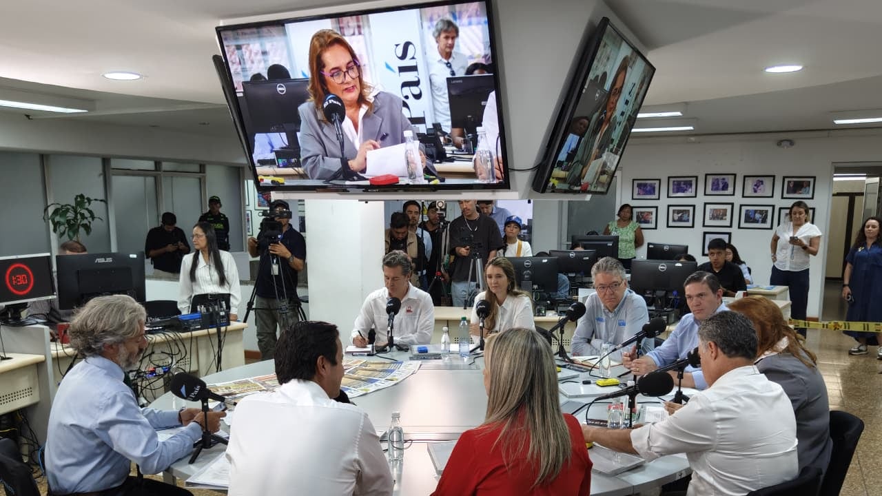 Candidatos de la Gran Consulta por Colombia durante Diálogos por el Valle de El País.