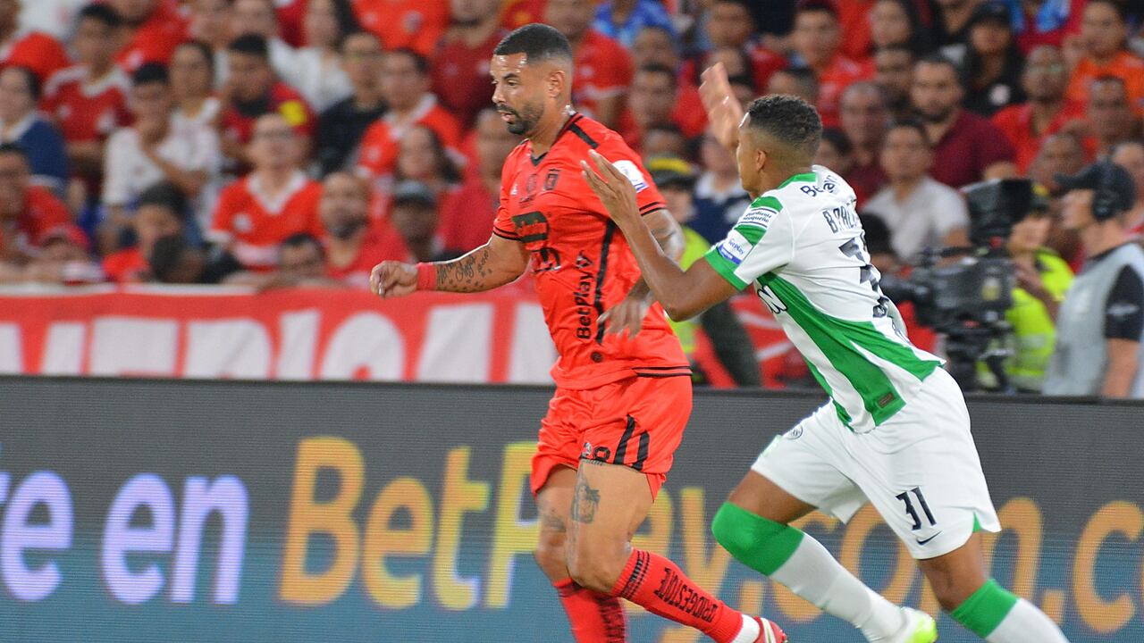 América de Cali perdió el duelo contra el Atletico Nacional 3 goles por 1 en el estadio Pascual Guerrero de Cali