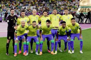Selección de Brasil, envuelta en polémica por actividad nocturna