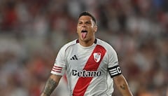Juan Fernando Quintero luego de marcar un gol con River Plate en la Liga de Argentina.