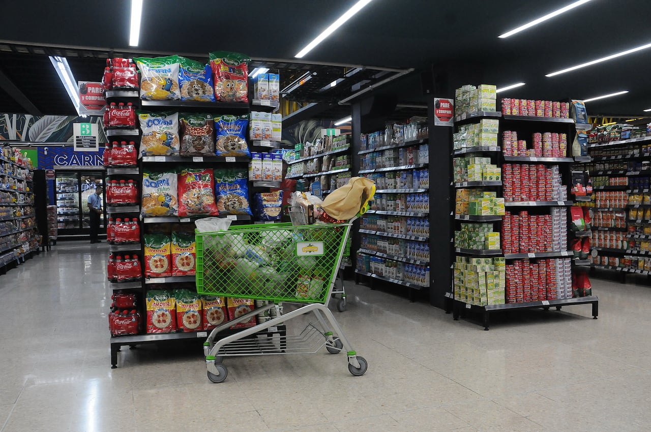 Cali: Cuanto cuesta mercar en Cali ?. Incremento de los precios en la galería y supermercados de la ciudad. Foto José L Guzmán. El País, sept 14-23