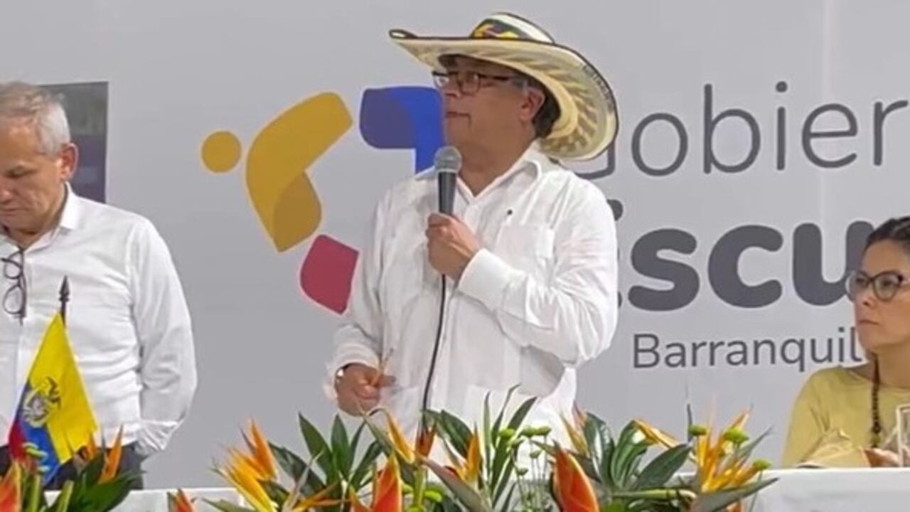 El presidente Gustavo Petro durante su intervención en Barranquilla, donde habló de las tarifas de energía eléctrica.